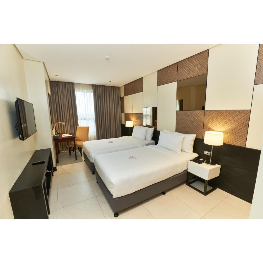 Summit Hotel Таклобан Экстерьер фото